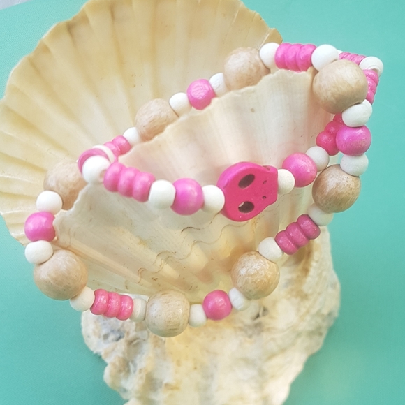 ππ Pair of Pink Skull Wood beaded bracelets - Picture 7 of 10